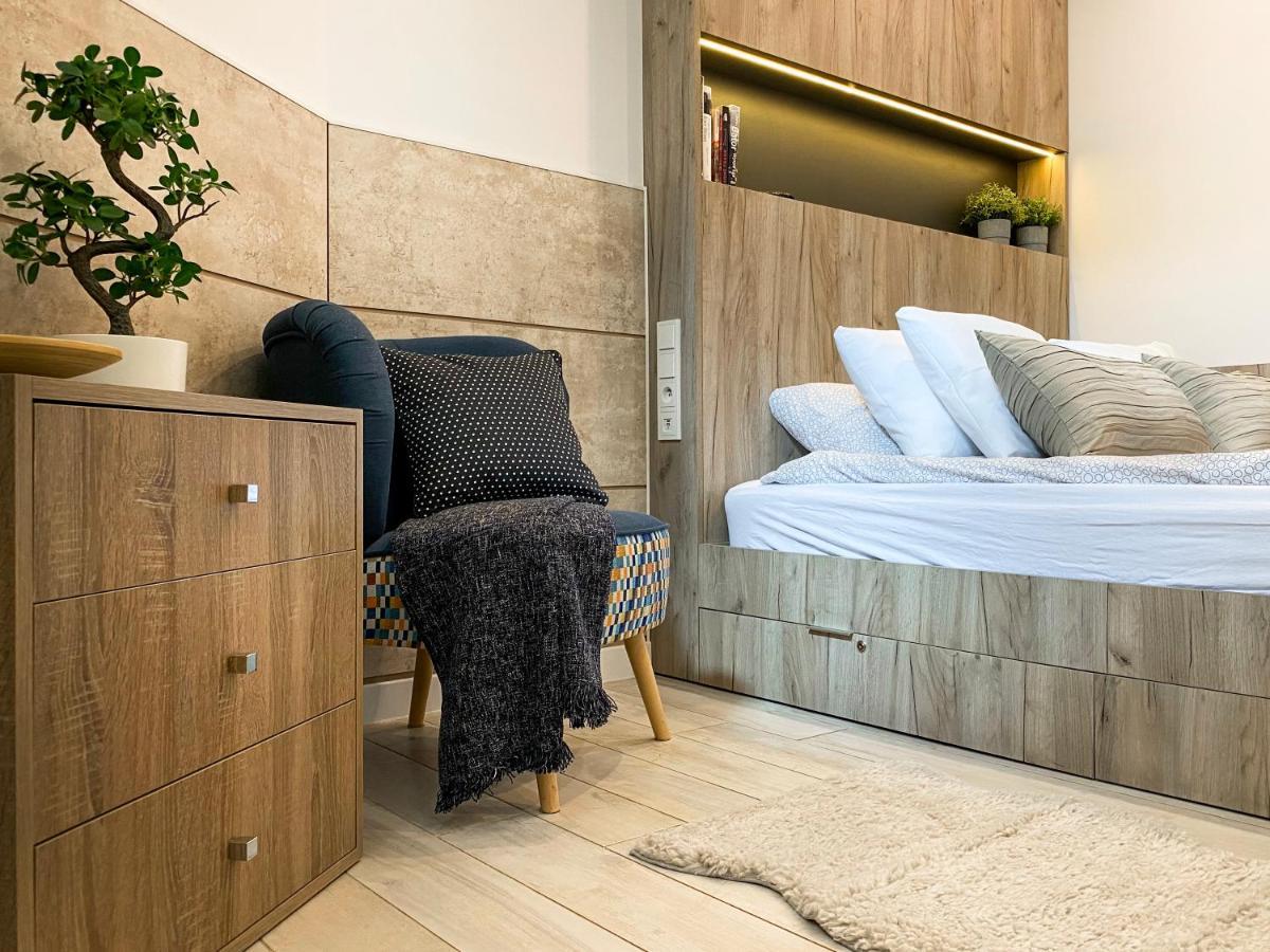 Beautiful Studio For Couples With Air Conditioning - Old Town & Main Station Krasków Exterior foto