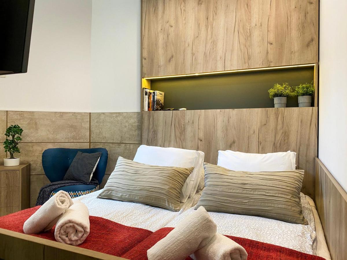 Beautiful Studio For Couples With Air Conditioning - Old Town & Main Station Krasków Exterior foto