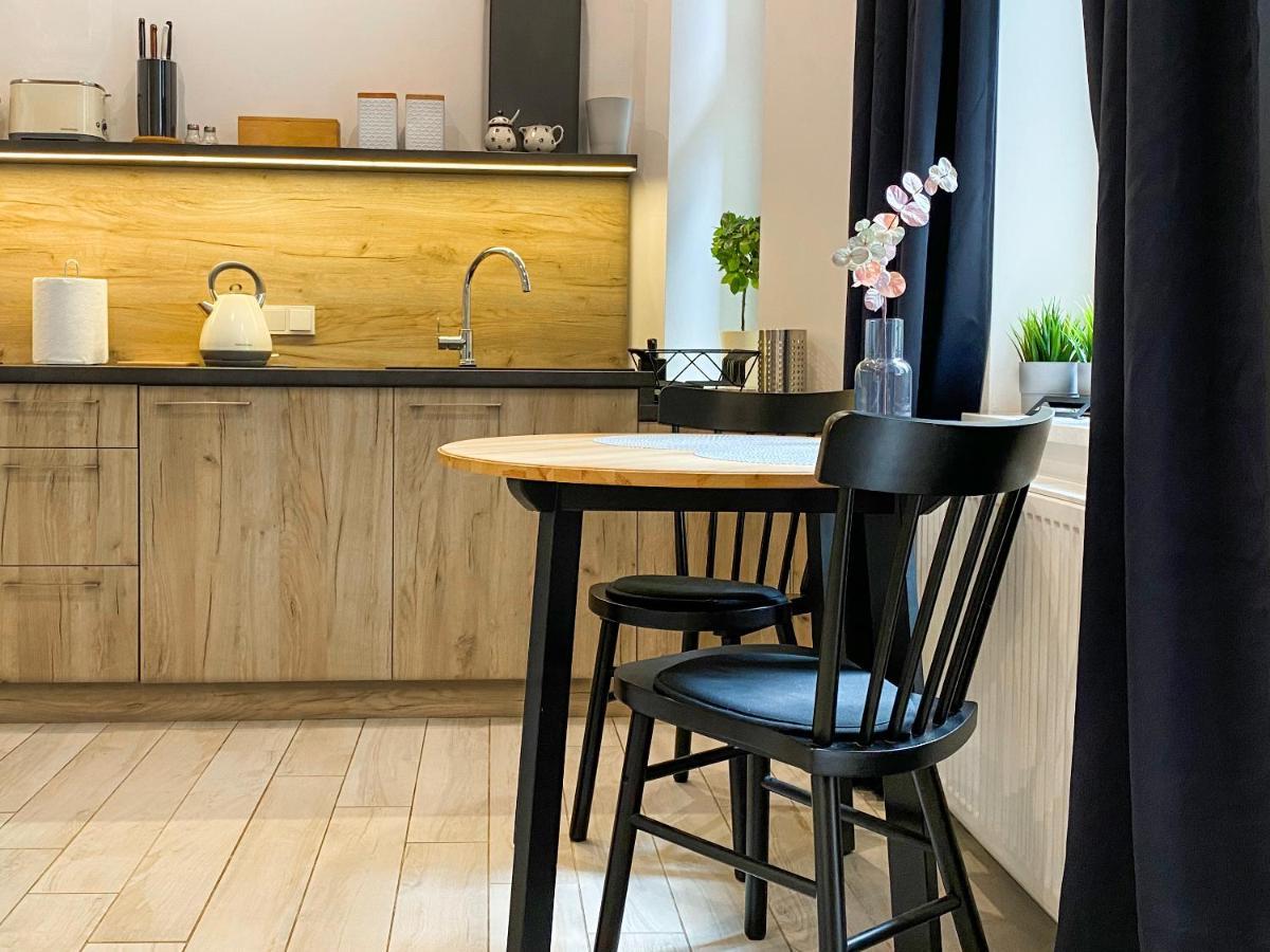 Beautiful Studio For Couples With Air Conditioning - Old Town & Main Station Krasków Exterior foto