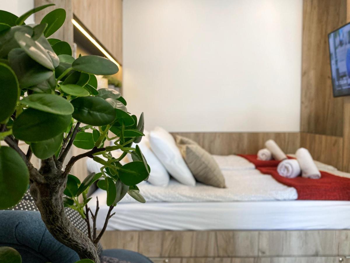 Beautiful Studio For Couples With Air Conditioning - Old Town & Main Station Krasków Exterior foto