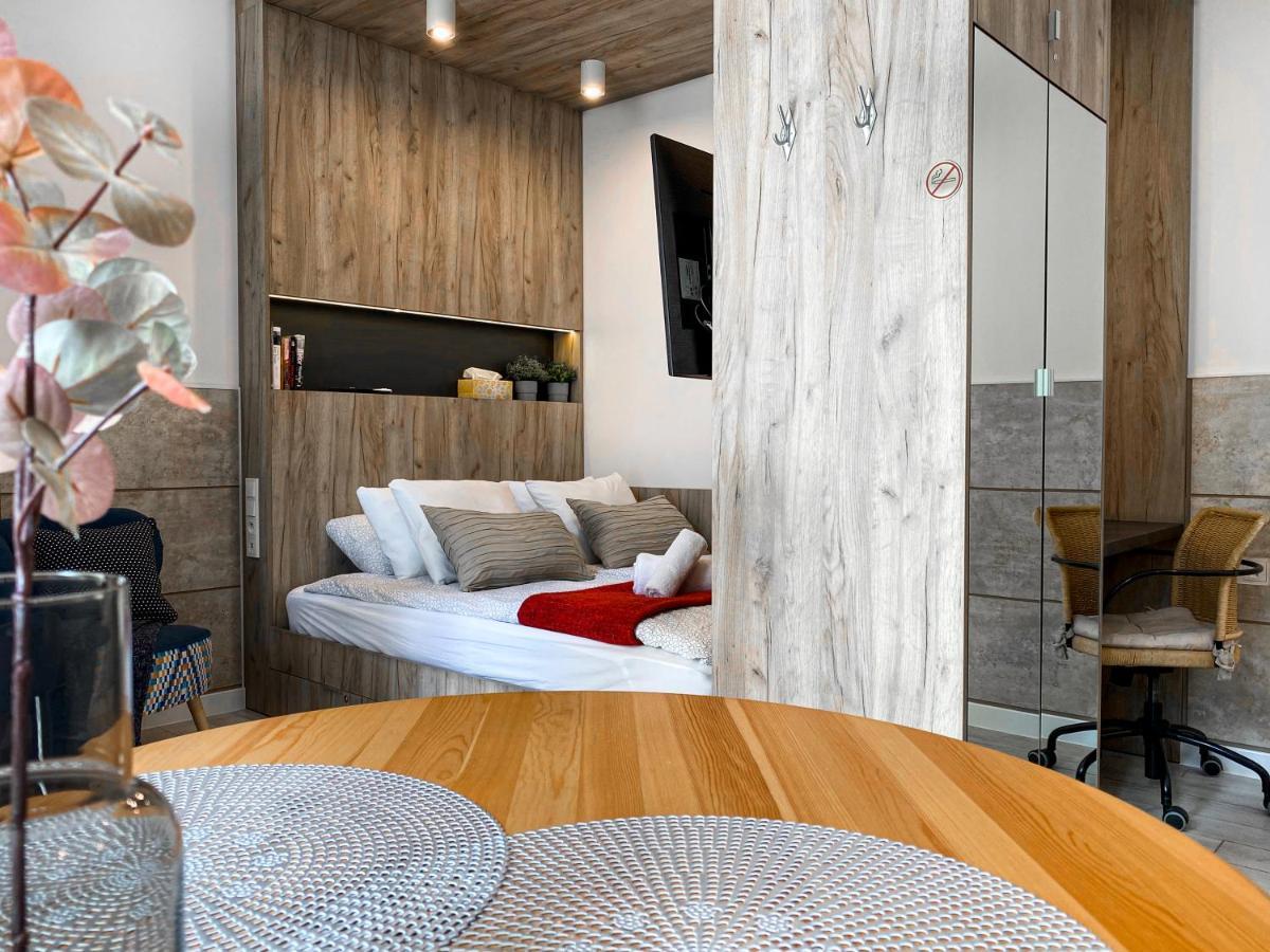 Beautiful Studio For Couples With Air Conditioning - Old Town & Main Station Krasków Exterior foto